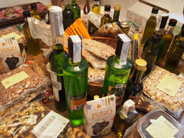 726d234e7b99401f6b4f008945b947b3_s